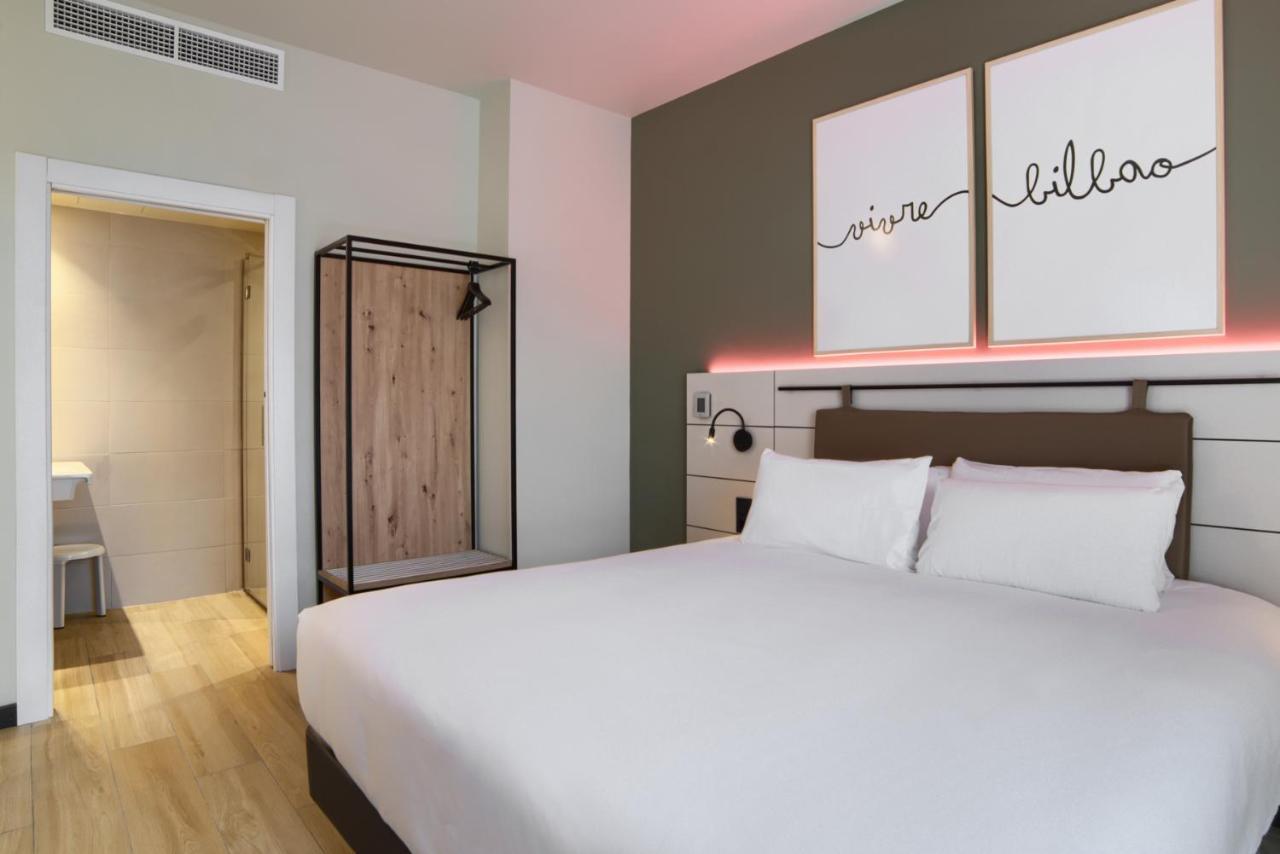 Hotel Bed4U Bilbao Exteriör bild