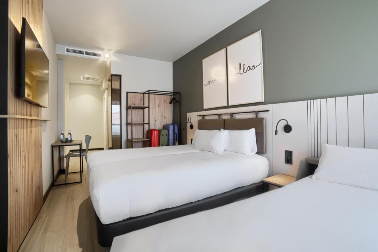 Hotel Bed4U Bilbao Exteriör bild