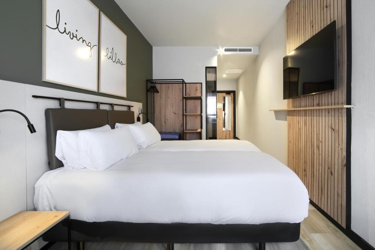 Hotel Bed4U Bilbao Exteriör bild