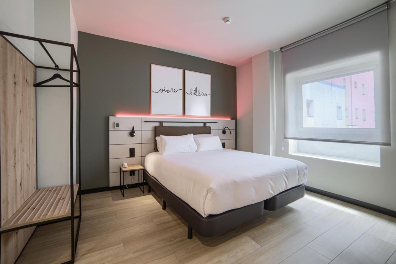 Hotel Bed4U Bilbao Exteriör bild