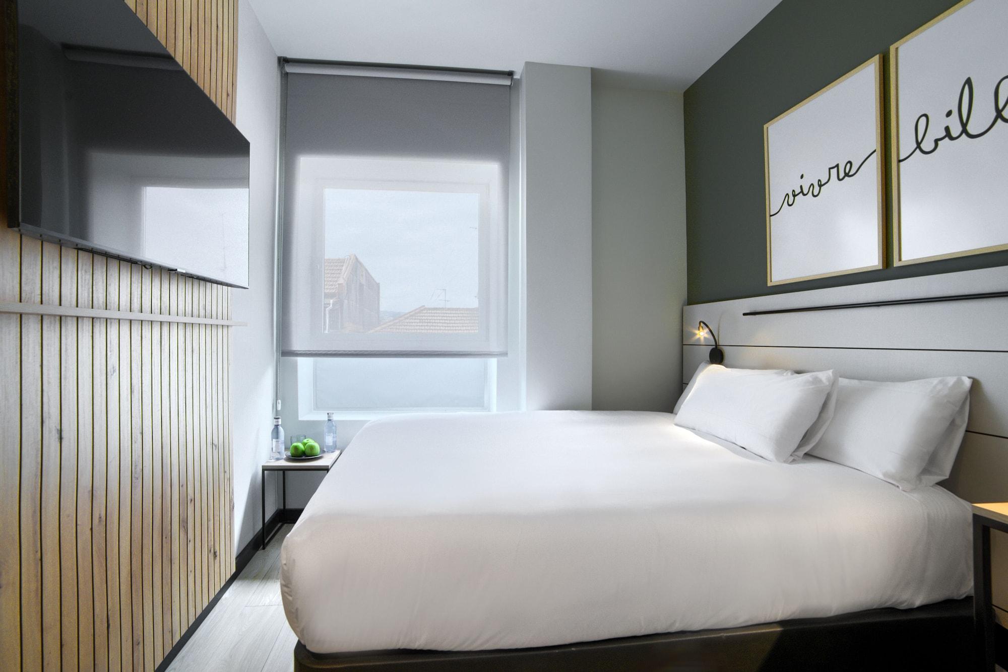 Hotel Bed4U Bilbao Exteriör bild