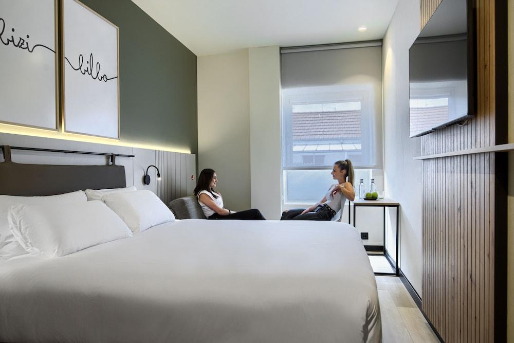 Hotel Bed4U Bilbao Exteriör bild